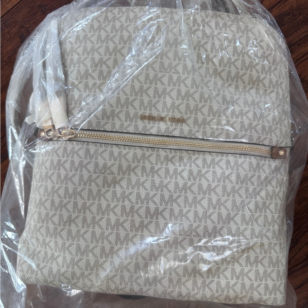 NWT Michael Kors Rhea Zip Medium Slim Backpack - Picture 9 of 11